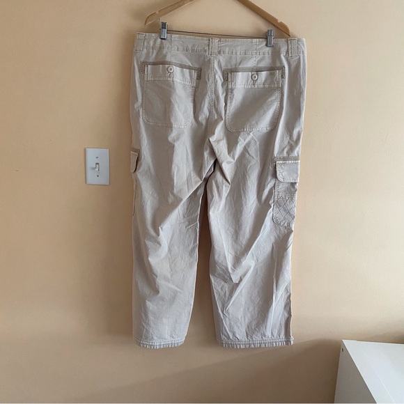 American Eagle 2023 Cargo Jogger Woman 18 Short Snappy Stretch Baggy Streetwear - Picture 3 of 16